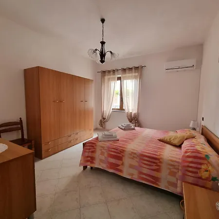 Eugenia Apartment *